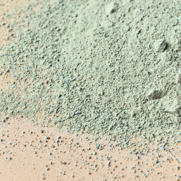 Green Zeolite Clay - close-up - Zoom Media 2