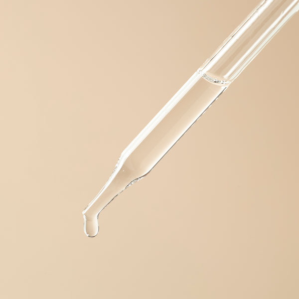 Ethylhexyl Palmitate - close-up - Zoom Media 2