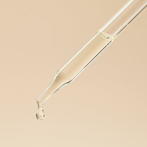 Apricot Kernel Oil - close-up - Secondary Image