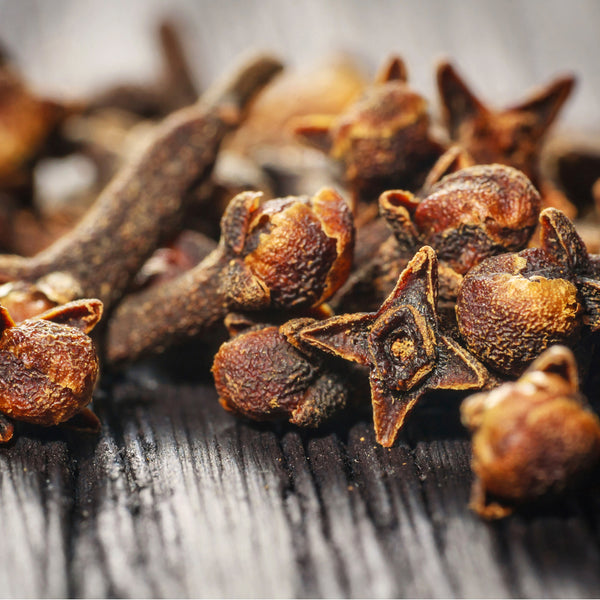Clove Bud Essential Oil - 100% Pure 704 - Zoom Media 1