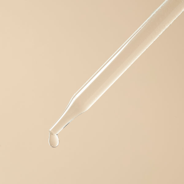 Lavender Water Essential Hydrosol - close-up - Zoom Media 2