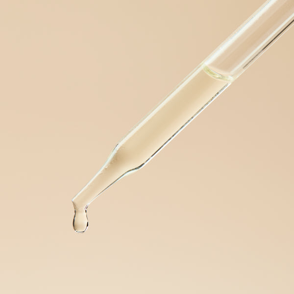 Argan Oil - close-up - Zoom Media 2