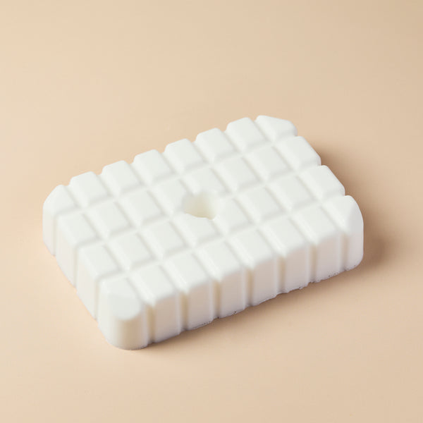 Premium Ultra White Melt & Pour Soap Base - 2 lb Tray - close-up - Zoom Media 2
