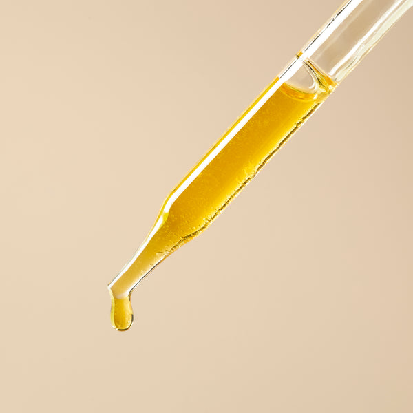 Flaxseed Oil - close-up - Zoom Media 2