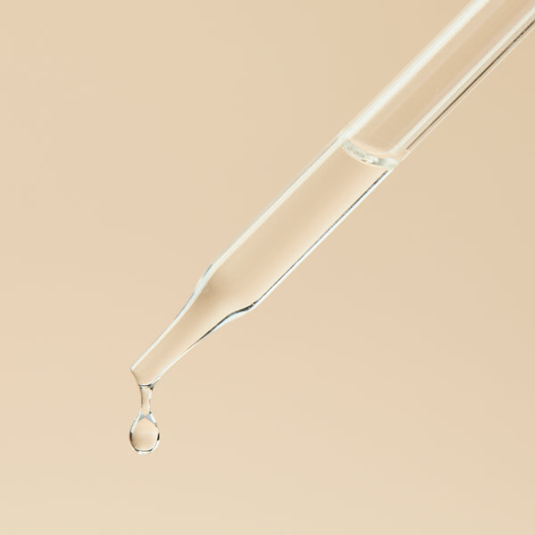 Jojoba Oil - Clear - close-up - Zoom Media 2