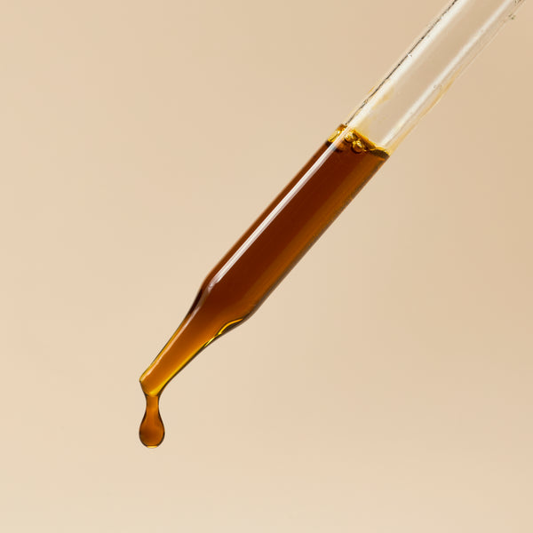 Rosemary Oleoresin Extract (ROE) - close-up - Zoom Media 2