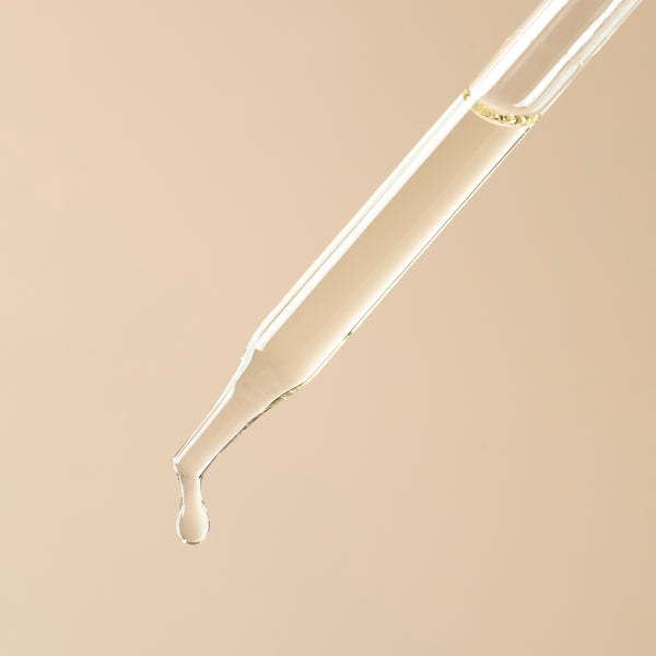 Macadamia Nut Oil - close-up - Zoom Media 2