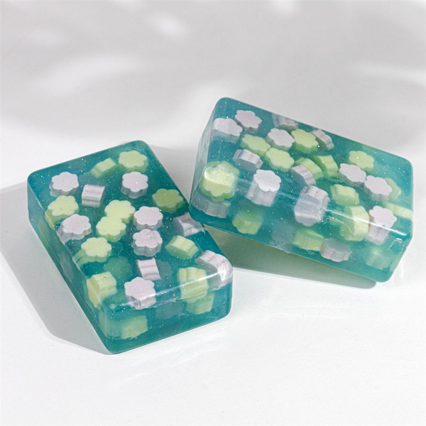 Spring Daisies Melt & Pour Soap Bars Kit - Zoom Media 1